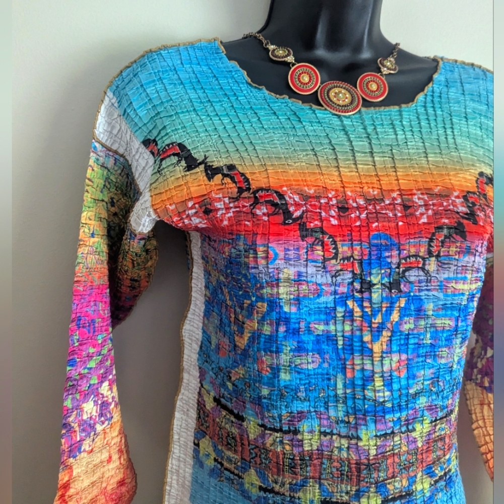 C'est Duo Multi Color Beautiful The Wonder Tee! Size Medium
